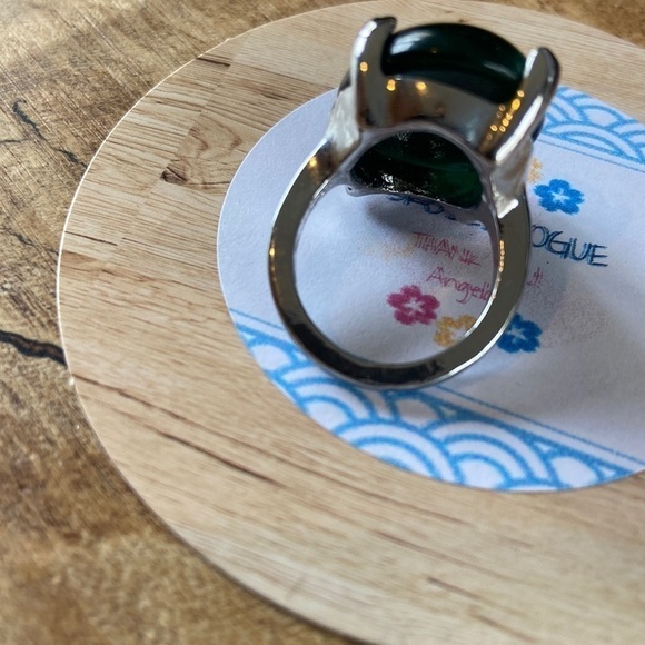 Host Pick 🎉Gorgeous Green Stone Ring - Picture 4 of 4